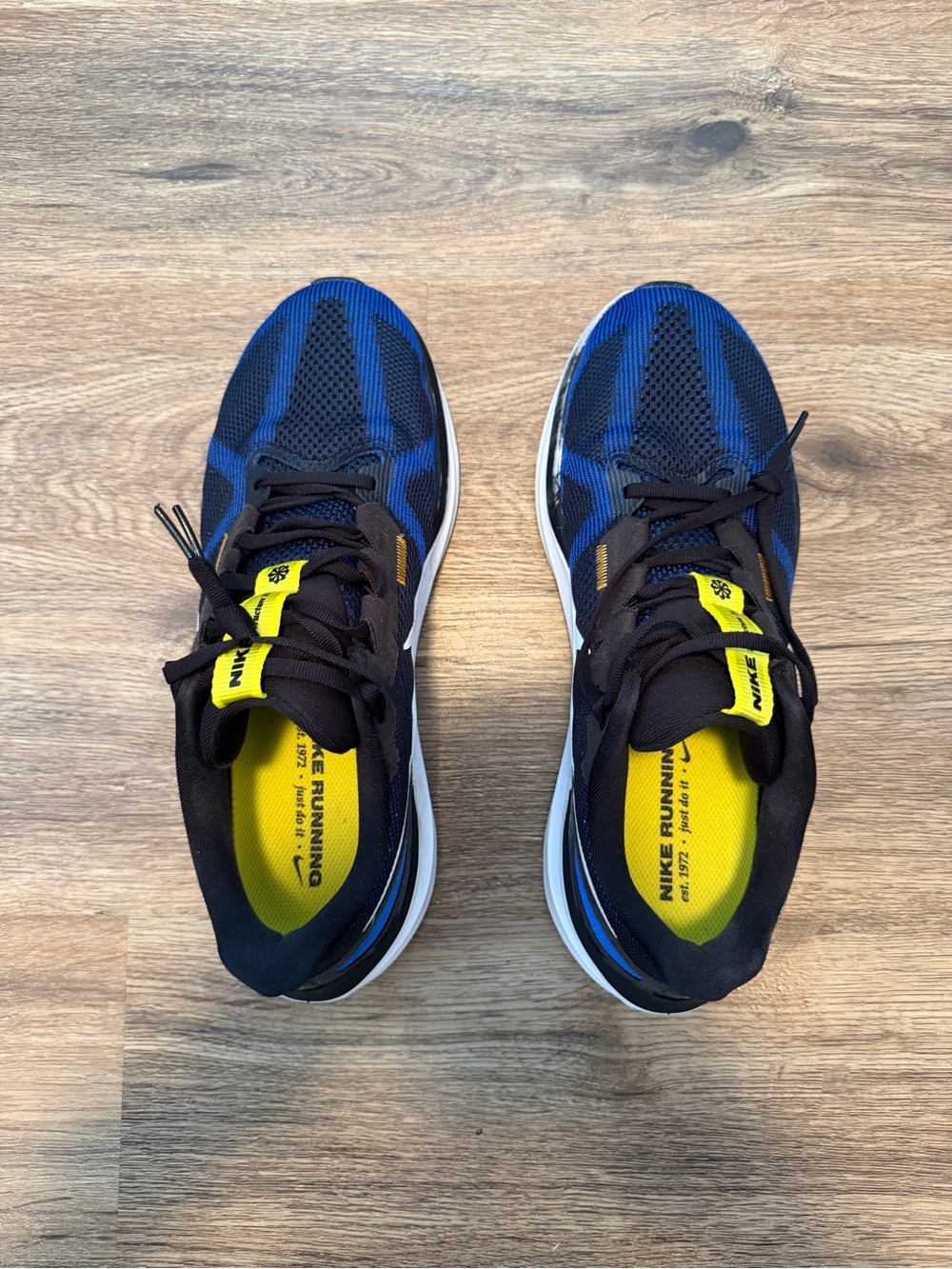 Men’s 10.5 Nike Structure